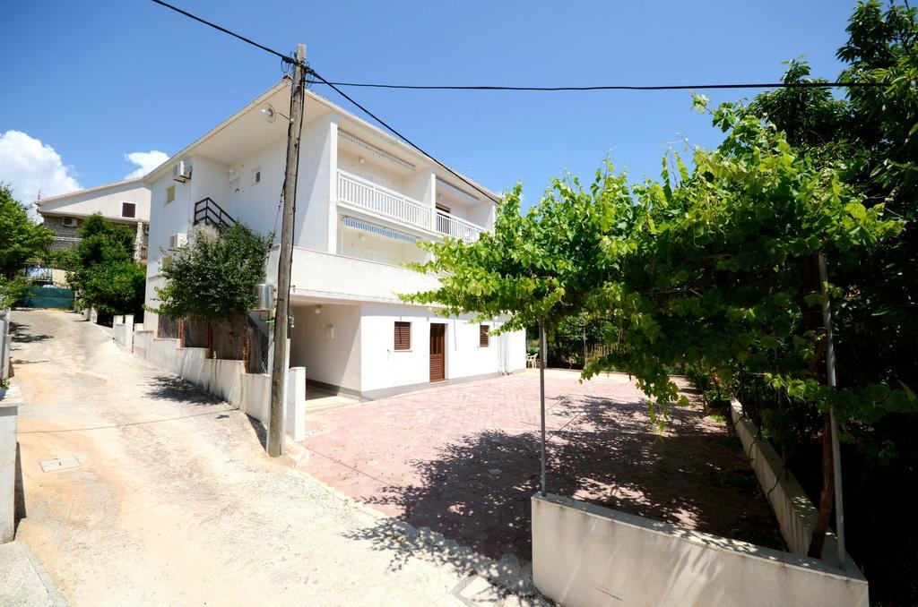 Apartments Vinka Трогир Экстерьер фото